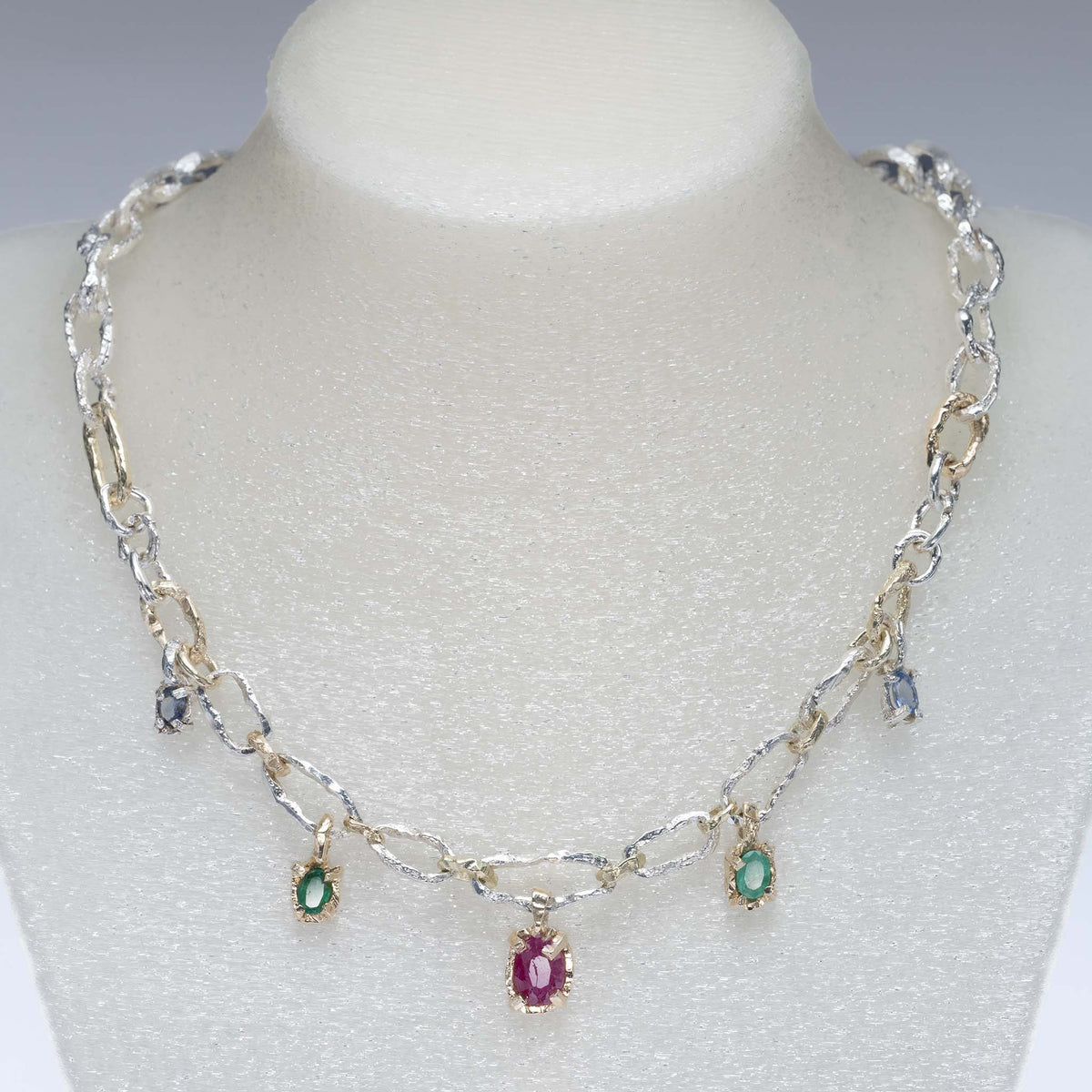 RUNWAY NECKLACE
