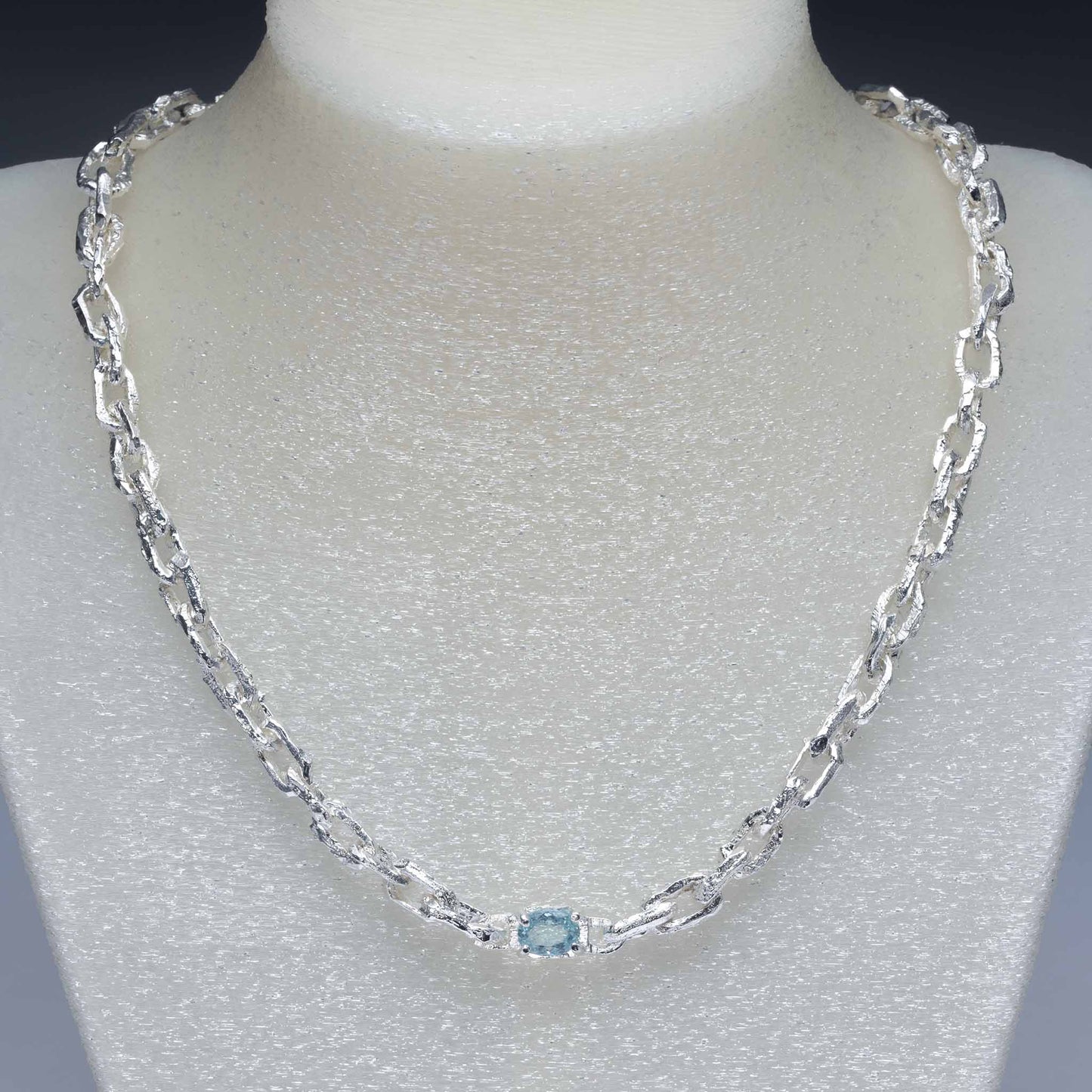 CRUSTY NECKLACE W. AQUAMARINE