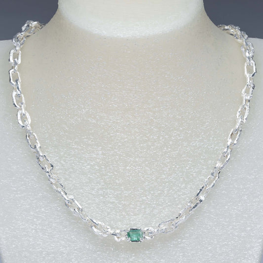CRUSTY NECKLACE W. EMERALD