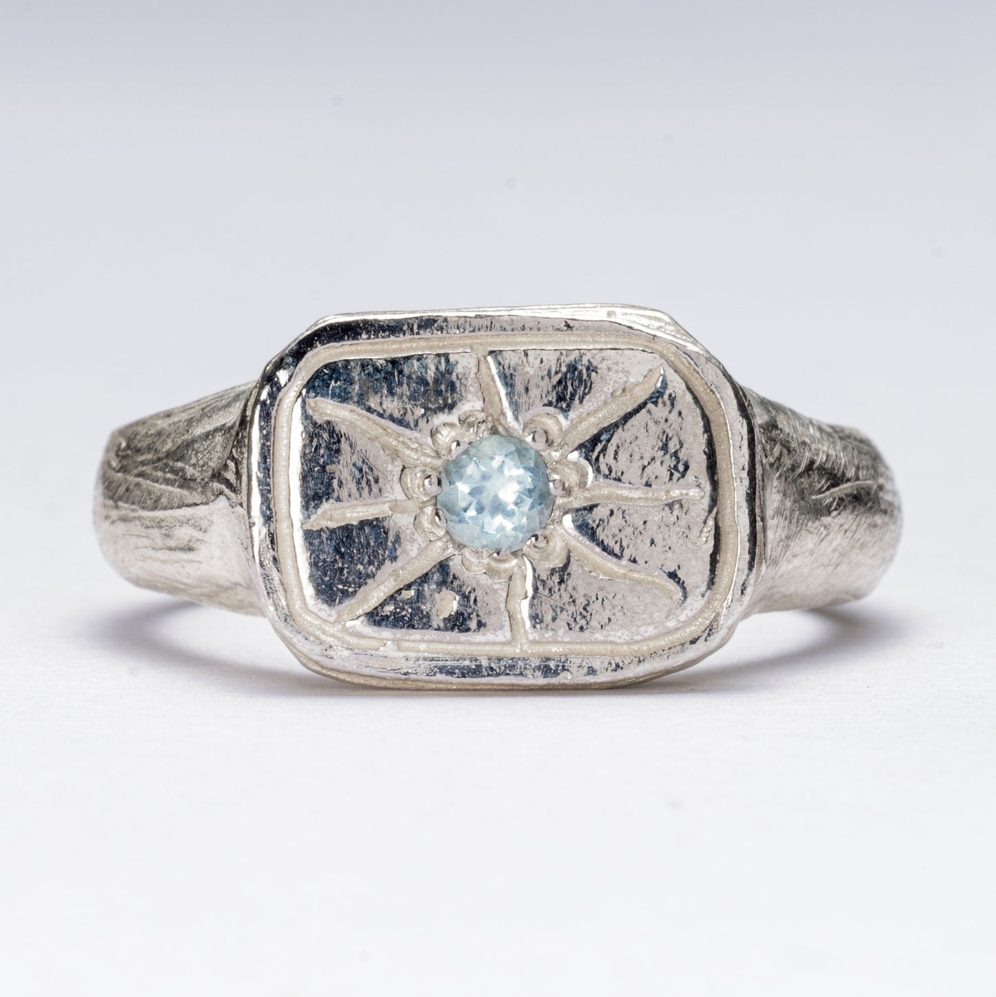 PAWNSTAR FROST SAPPHIRE