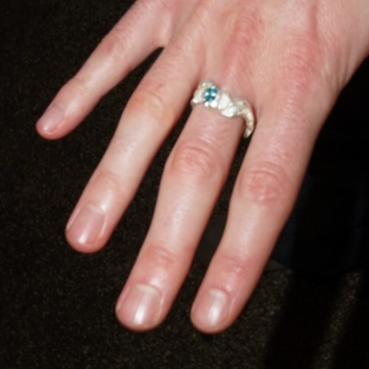 BIGGIESMALL RING. NATURAL ZIRKON