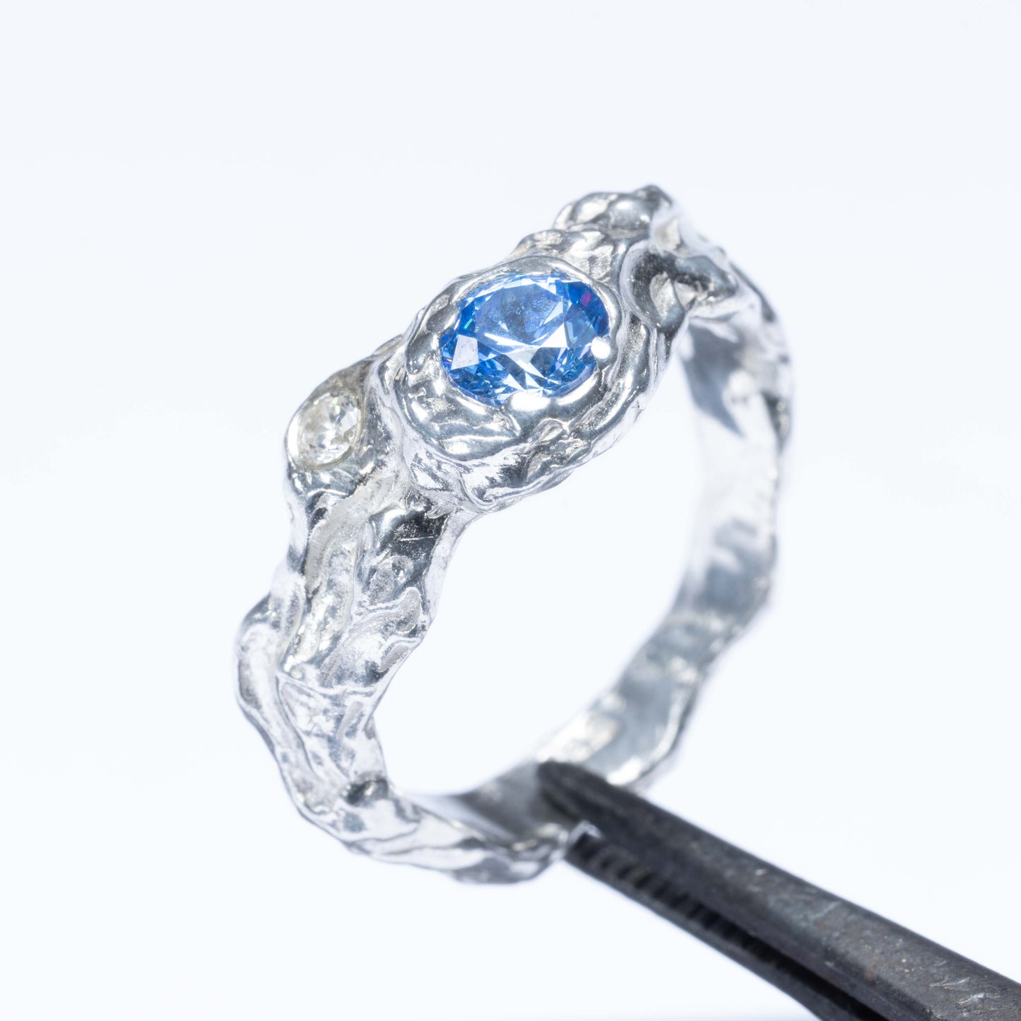 BIGGIESMALL RING. ICE BLUE